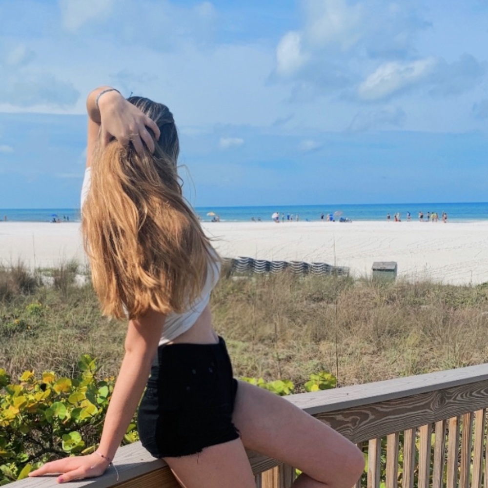 Meet your Posher, Eloise